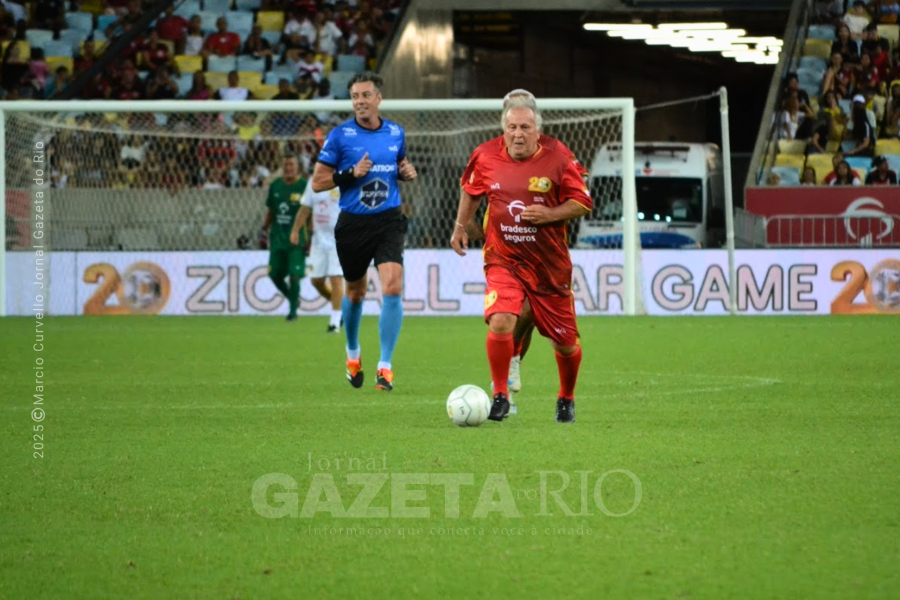 Jogo das Estrelas completa 20 anos com show, homenagens e virada do time de Zico no Maracanã