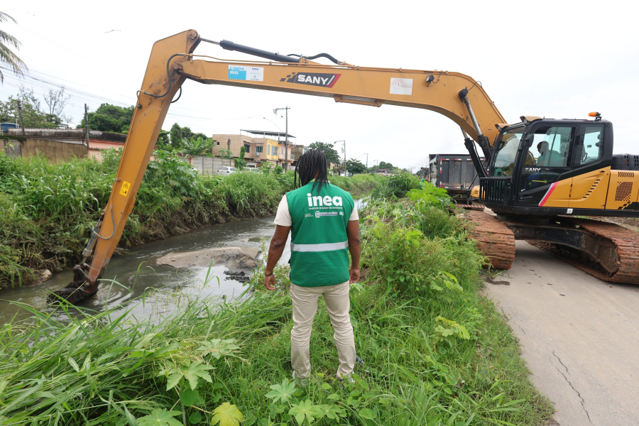 Governo do Estado envia maquinários para Duque de Caxias e reforça apoio a cidades atingidas pelas chuvas