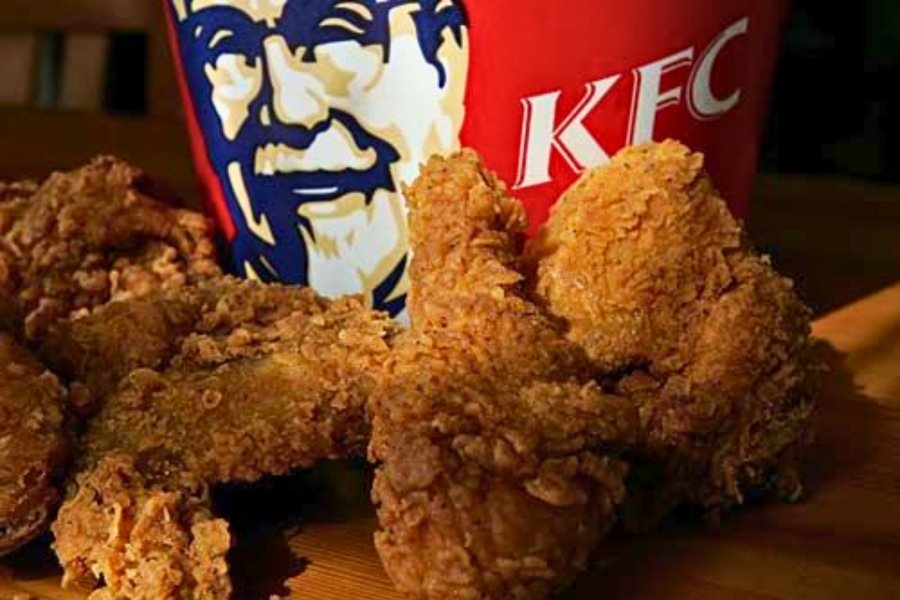 KFC retira frango com osso no Brasil e reacende debate sobre tradição e estratégia de mercado